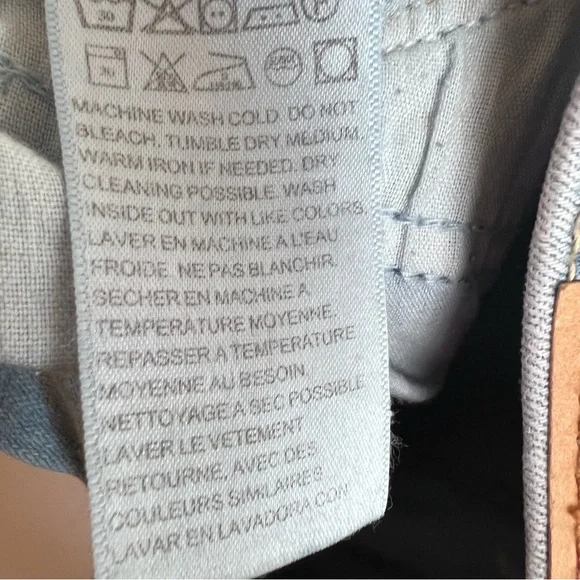 NWT Levi’s Classic Straight Fit Women’s Jeans Light Wash Size 27x30 (4) - Picture 12 of 13